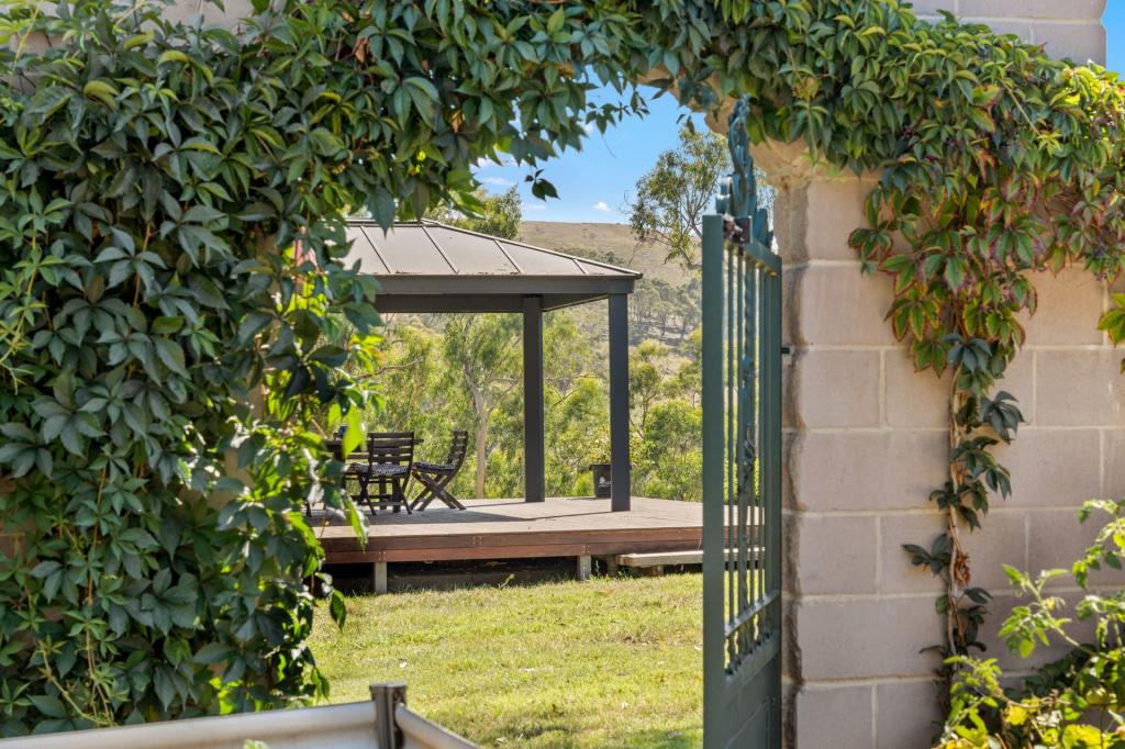 15 Amungula Pl, Wamboin, NSW 2620