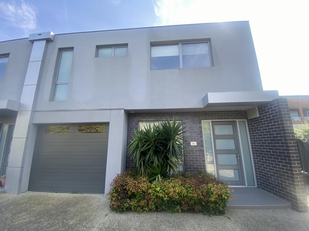 3c Weir St, Rye, VIC 3941