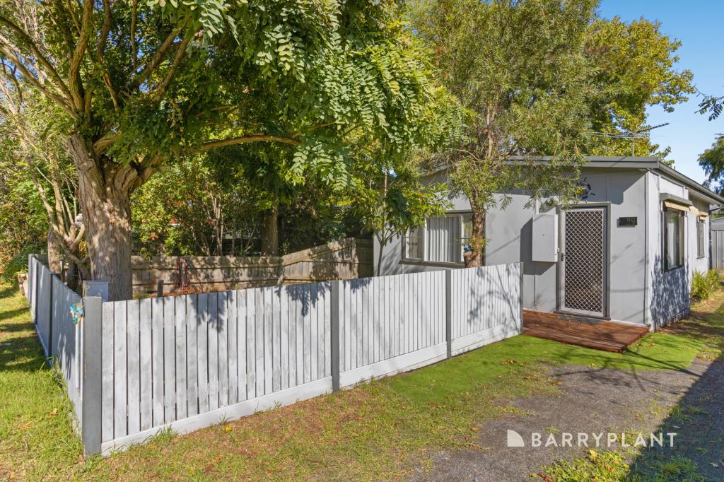 90 Fourth Ave, Rosebud, VIC 3939