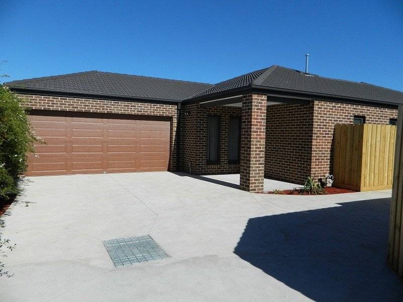 2/28 Empress Way, Melton West, VIC 3337