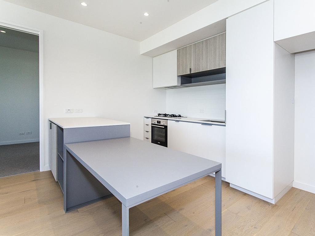 204/13 FOUNDATION BVD, BURWOOD EAST, VIC 3151