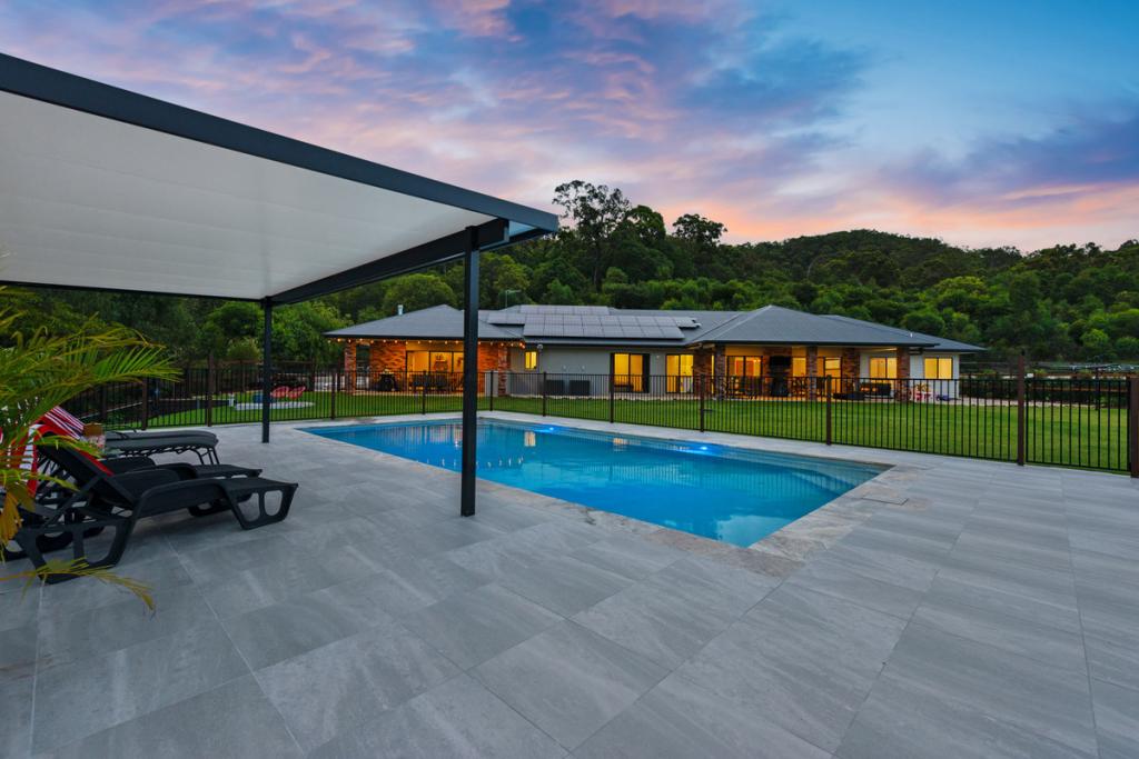 33 Homestead Cres, Kingsholme, QLD 4208