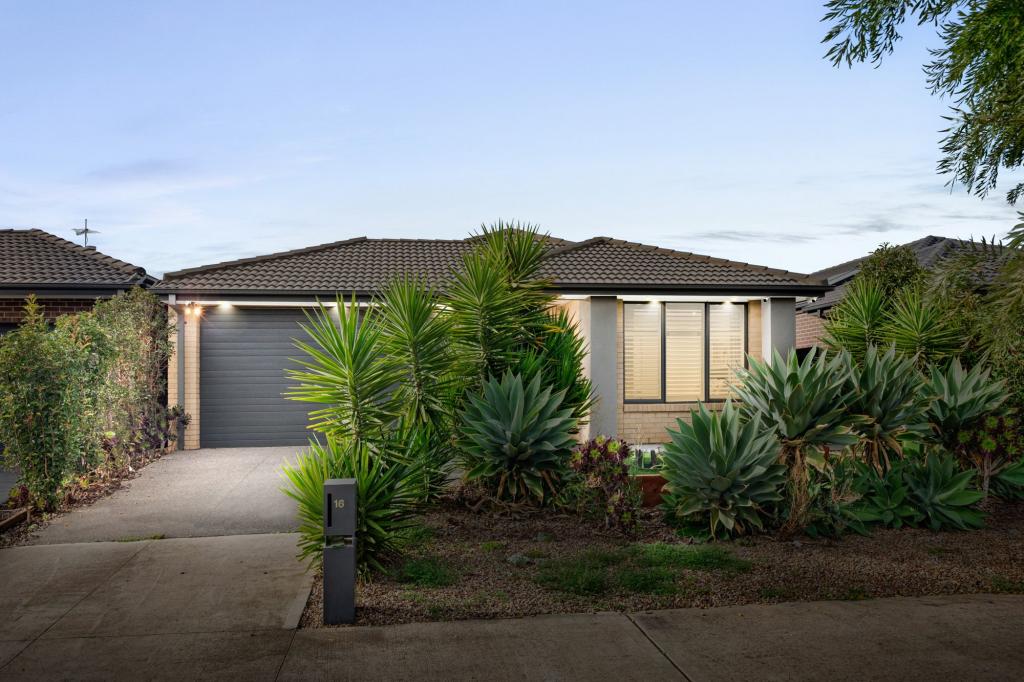 16 Natura Ave, Werribee, VIC 3030
