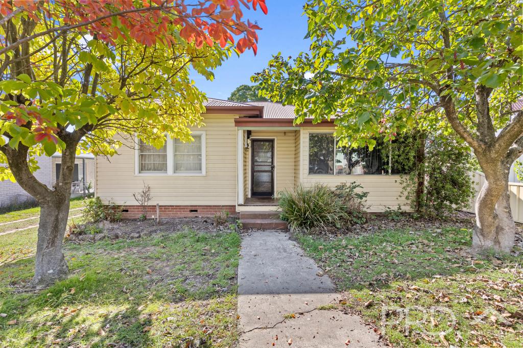 19 Tumut St, Tumut, NSW 2720