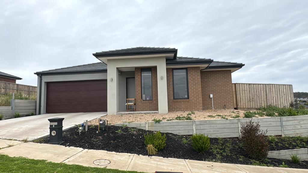4 Basil Dr, Wallan, VIC 3756