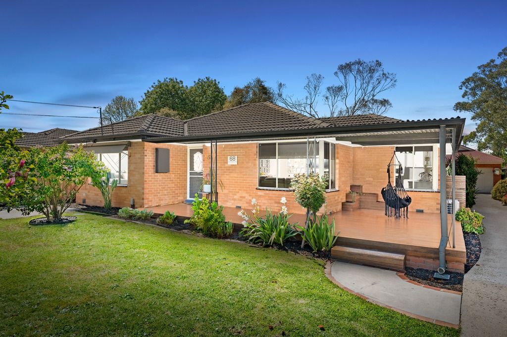 68 Greenslopes Dr, Mooroolbark, VIC 3138