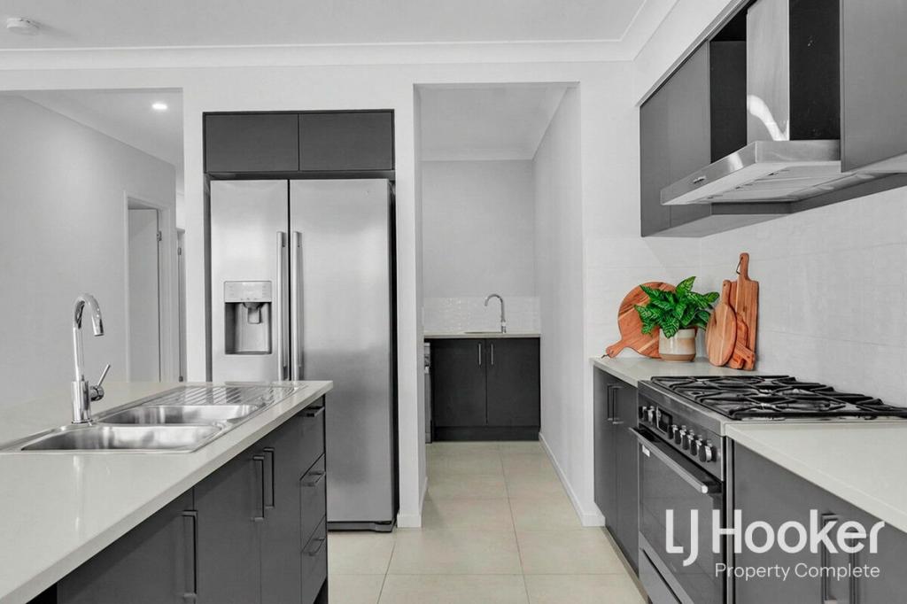 49 FLINDERS DR, YARRABILBA, QLD 4207