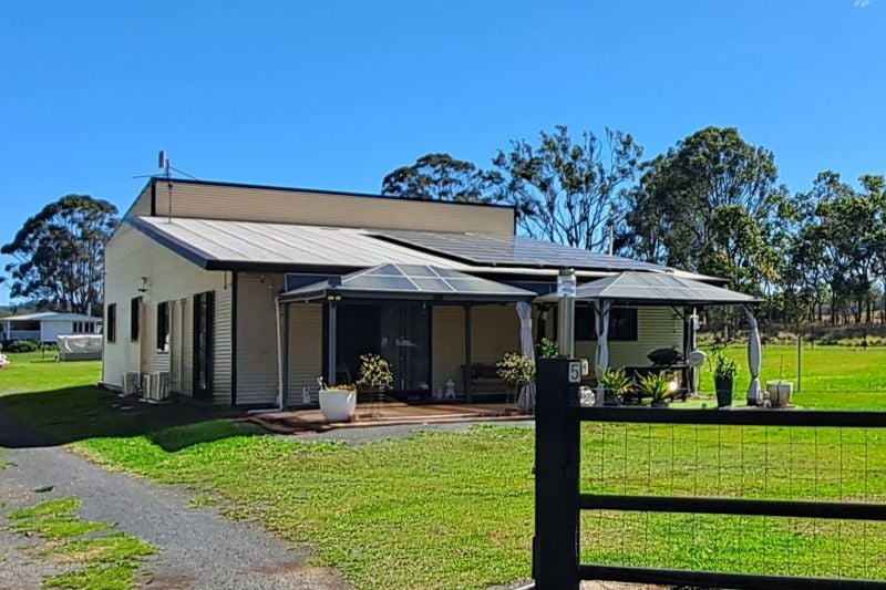 5 Chas Rd, Crows Nest, QLD 4355