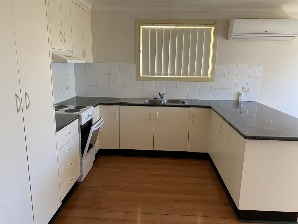 3/5 Trafalgar St, Young, NSW 2594