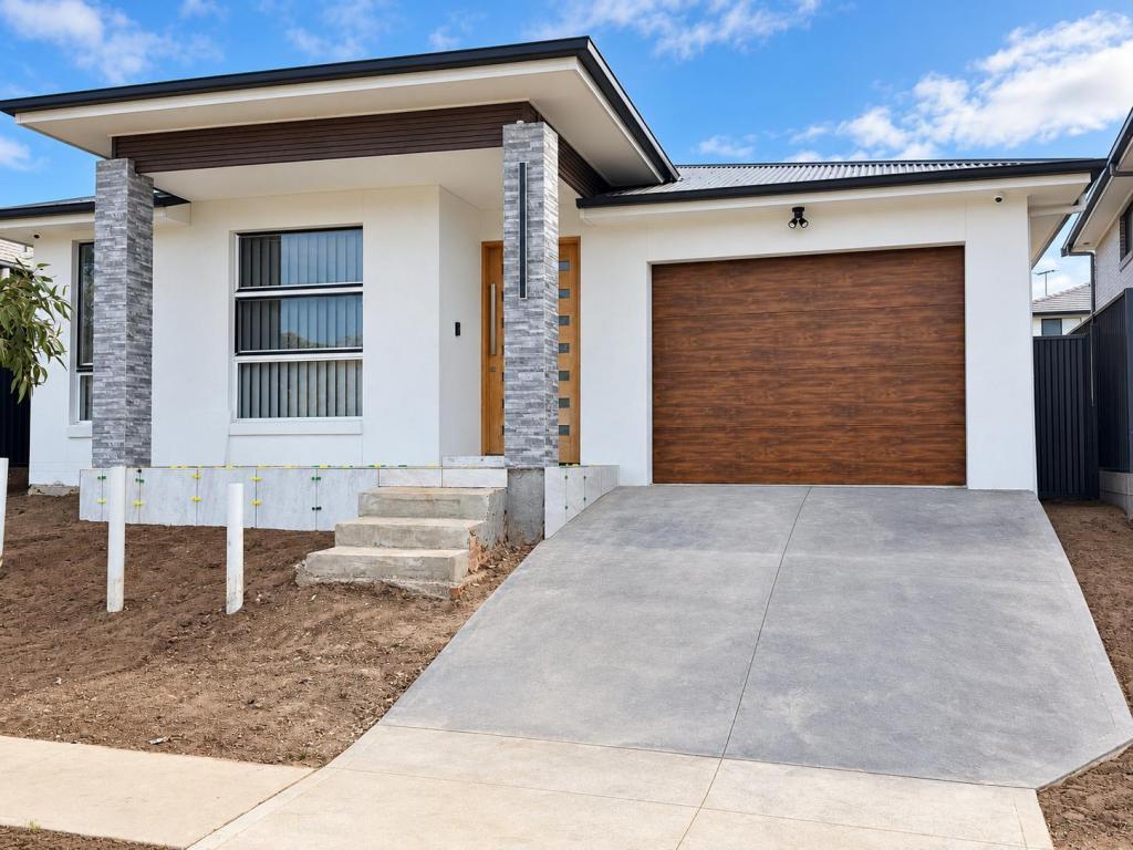 32 Cardew Way, Bradbury, NSW 2560