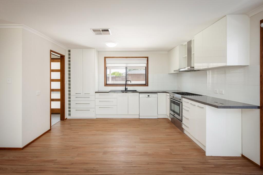 27 Campbell Ave, West Wodonga, VIC 3690