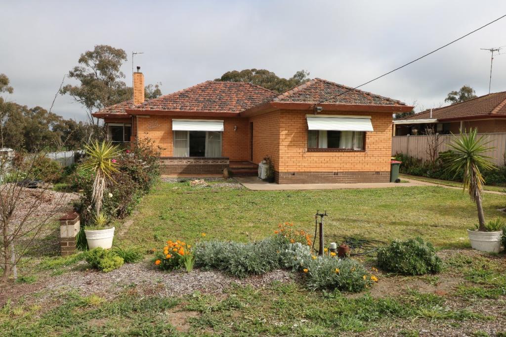 28 Currie St, Charlton, VIC 3525