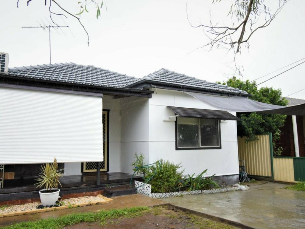 15 Robertson Rd, Chester Hill, NSW 2162