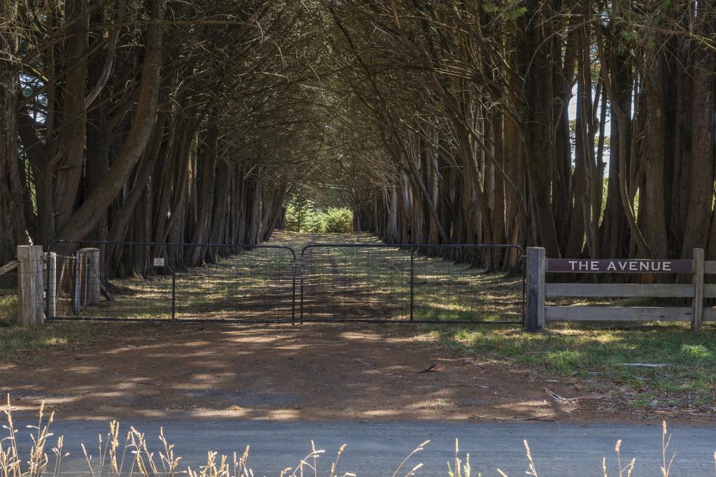 211 Boundary Rd, Woodend, VIC 3442