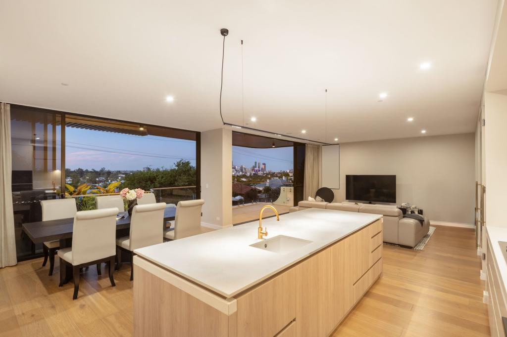 2/79 Swann Rd, Taringa, QLD 4068