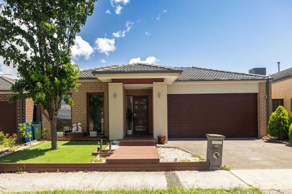 69 Wheelers Park, Cranbourne North, VIC 3977