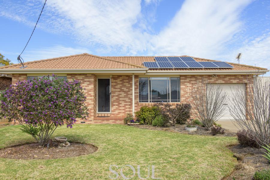 60 Leonard Rd, Hanwood, NSW 2680