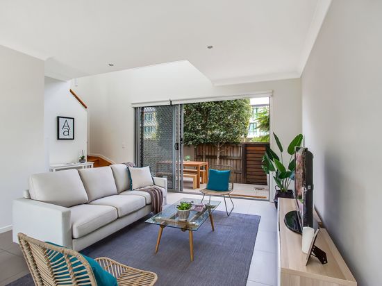 20 Emily Way, Varsity Lakes, QLD 4227