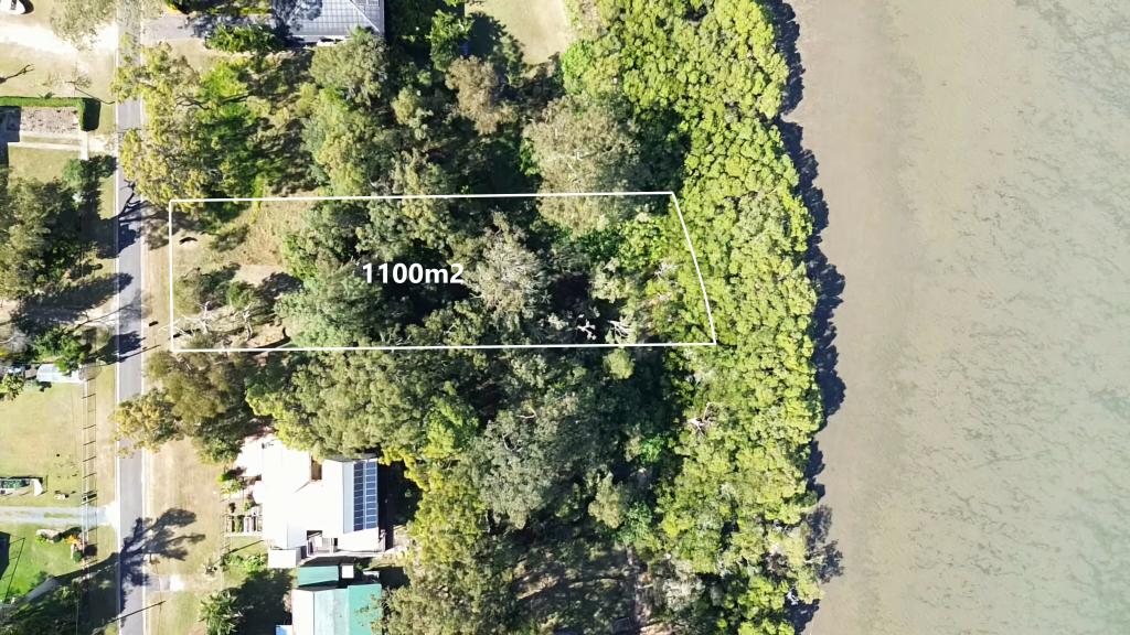 9 Coast Rd, Macleay Island, QLD 4184