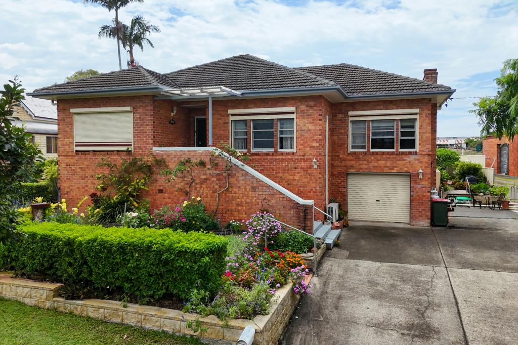11 WASHINGTON ST, EAST KEMPSEY, NSW 2440