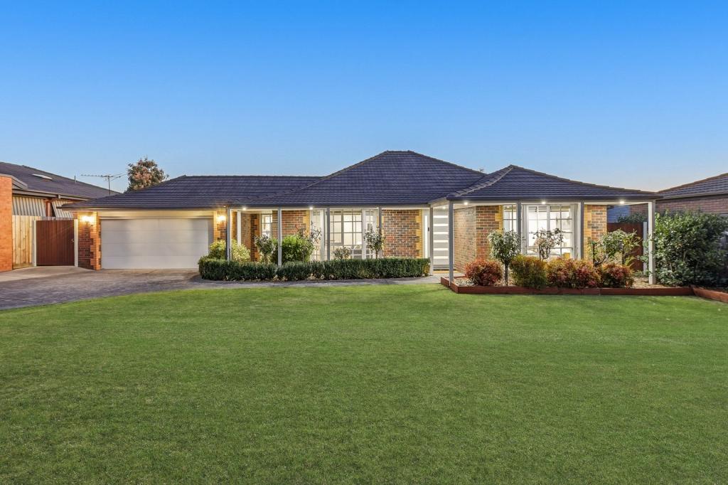 13 BIANCA CT, ROWVILLE, VIC 3178