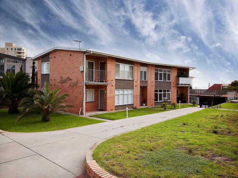 2/16 Patawalonga Frtg, Glenelg North, SA 5045