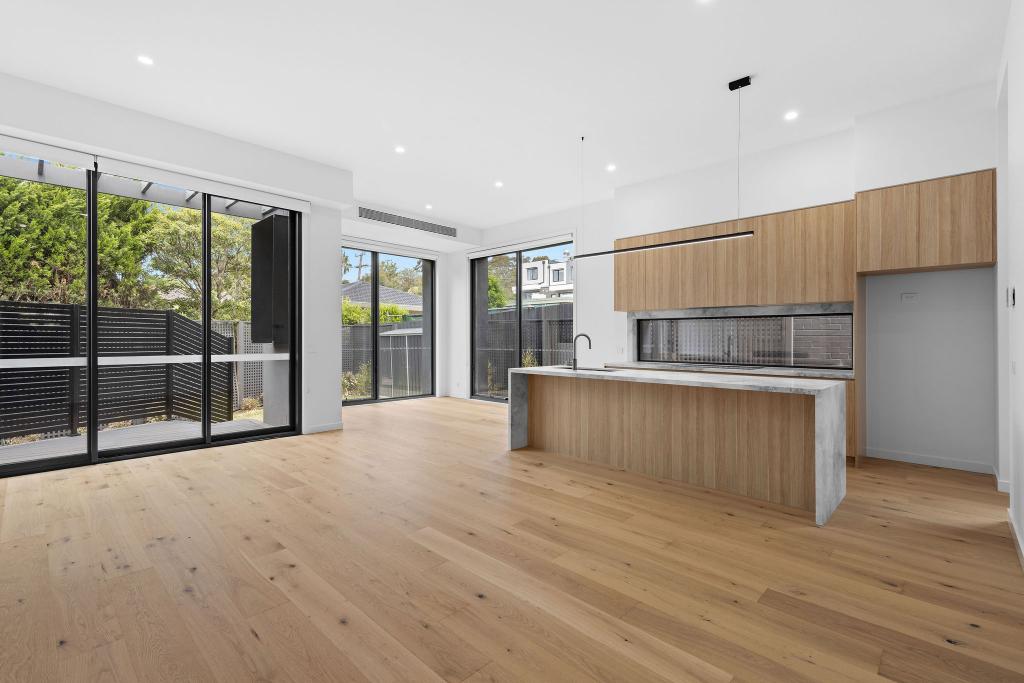 2A BENTON CT, DONCASTER, VIC 3108