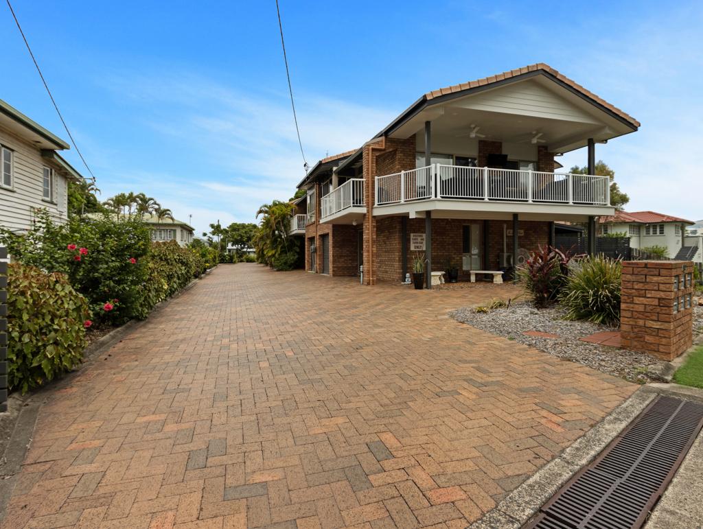 4/489 ESPLANADE, TORQUAY, QLD 4655