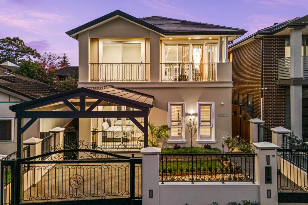 38 Benaroon Rd, Lakemba, NSW 2195
