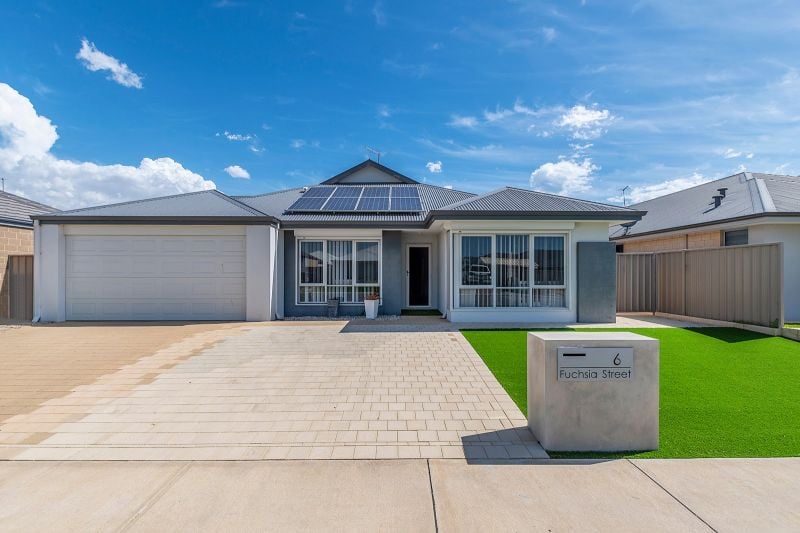 6 FUCHSIA ST, KARNUP, WA 6176