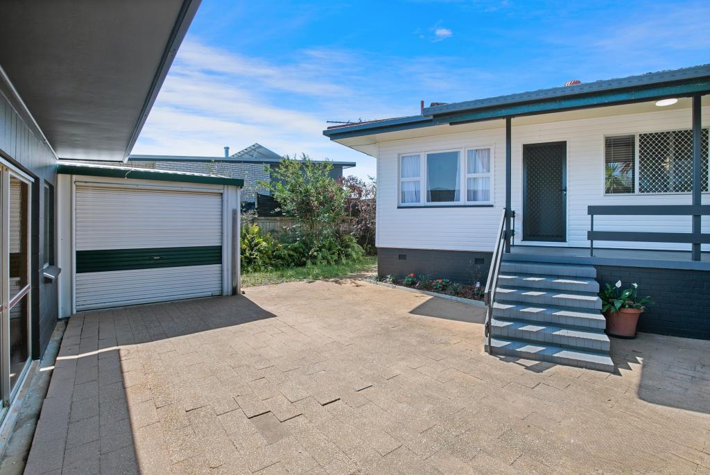 1a Blakeney St, Woody Point, QLD 4019
