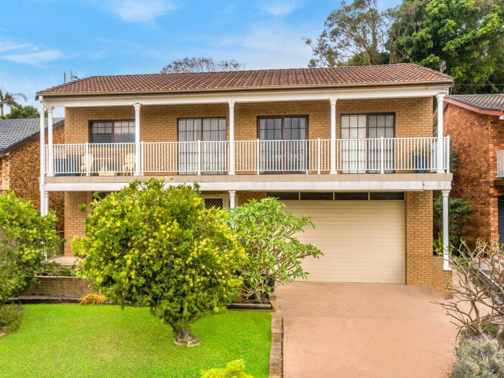 18 MASEFIELD AVE, BATEAU BAY, NSW 2261