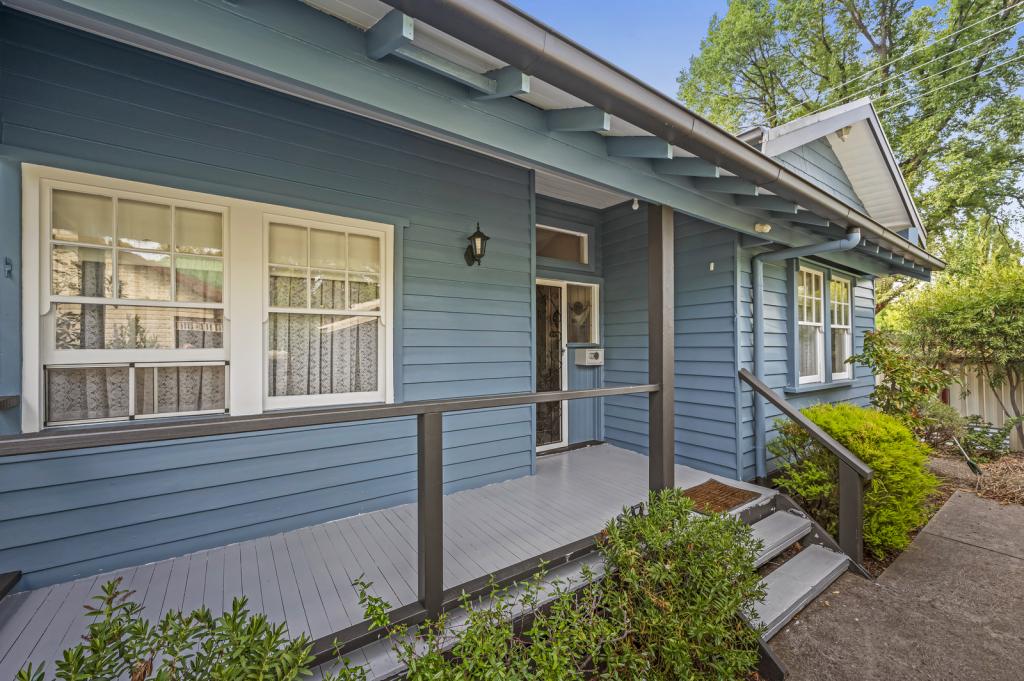 19 THE PARADE, MANSFIELD, VIC 3722