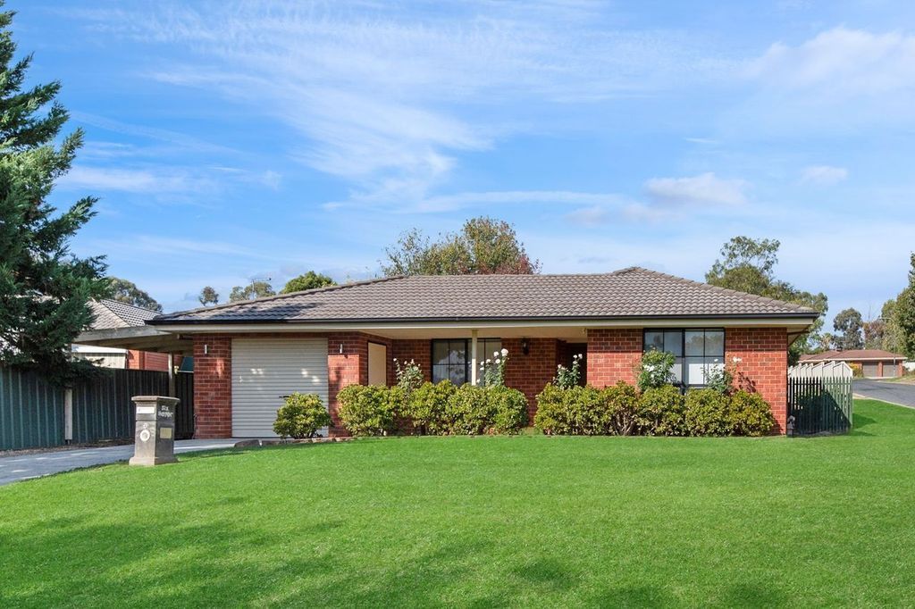 6 Meyer Pl, Thurgoona, NSW 2640