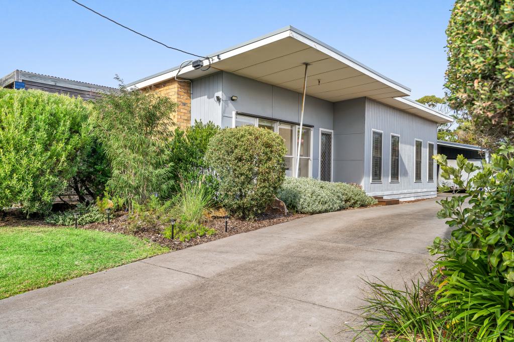 17 Blakiston Gr, Rye, VIC 3941