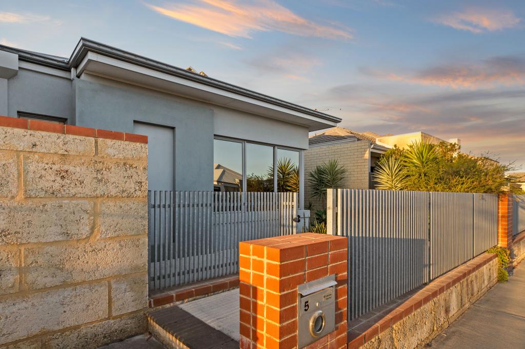 5 Perkins Dr, Clarkson, WA 6030