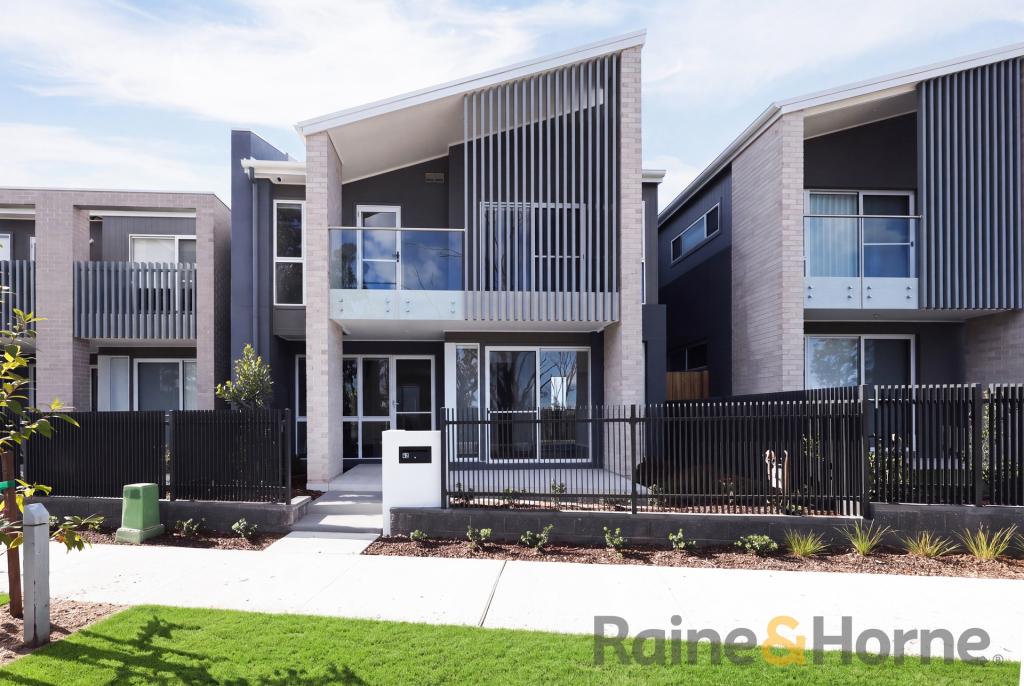 42 Grassbird Ave, Oran Park, NSW 2570