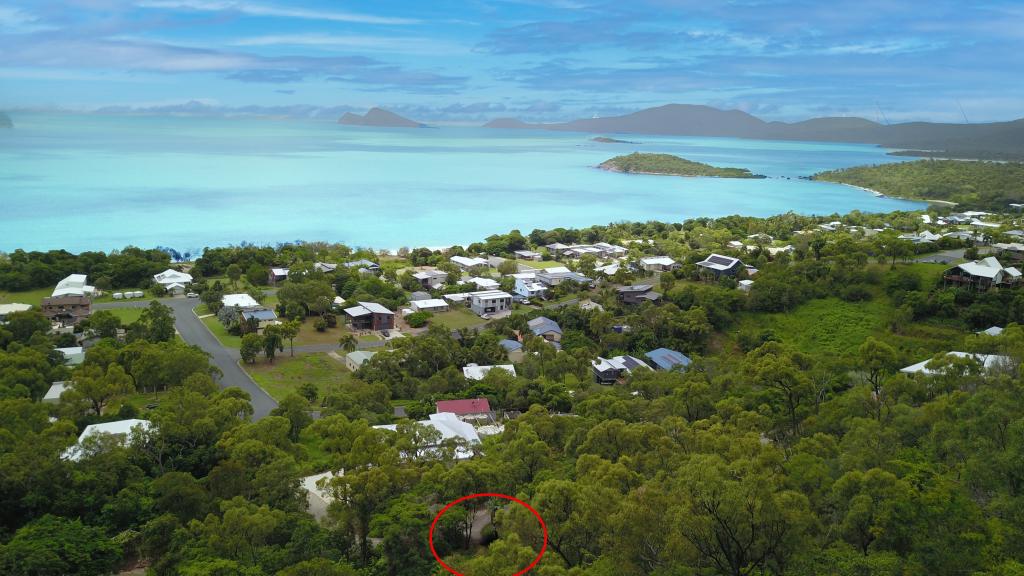22 RATTRAY AVE, HIDEAWAY BAY, QLD 4800