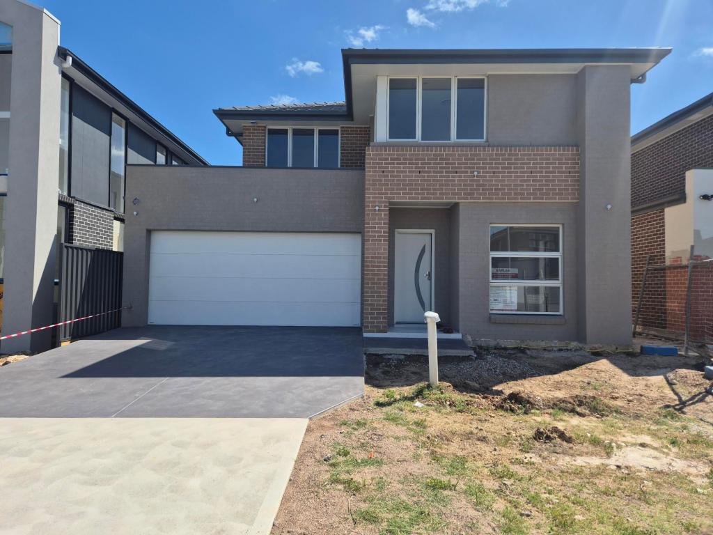 28 TREVALLY ST, MARSDEN PARK, NSW 2765