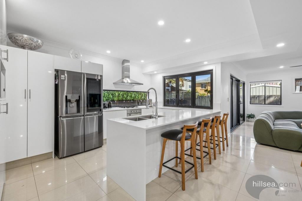 2/46 Bayview St, Runaway Bay, QLD 4216