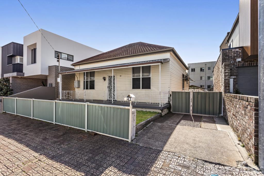 42 Kenrick St, The Junction, NSW 2291