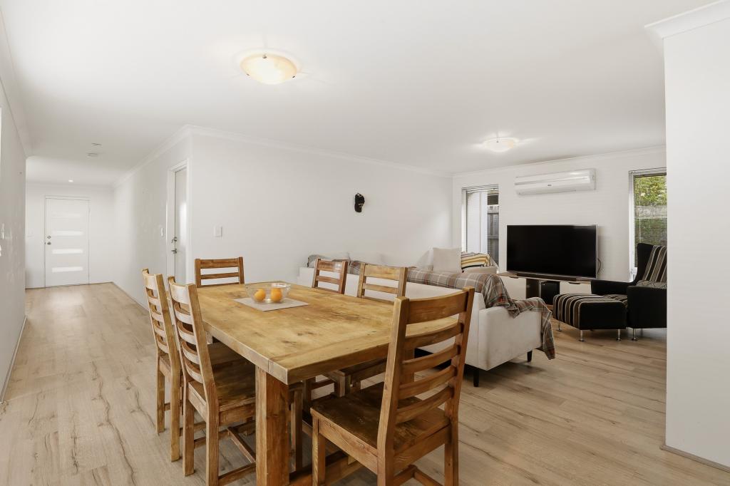 8 Acerosa Bvd, Halls Head, WA 6210