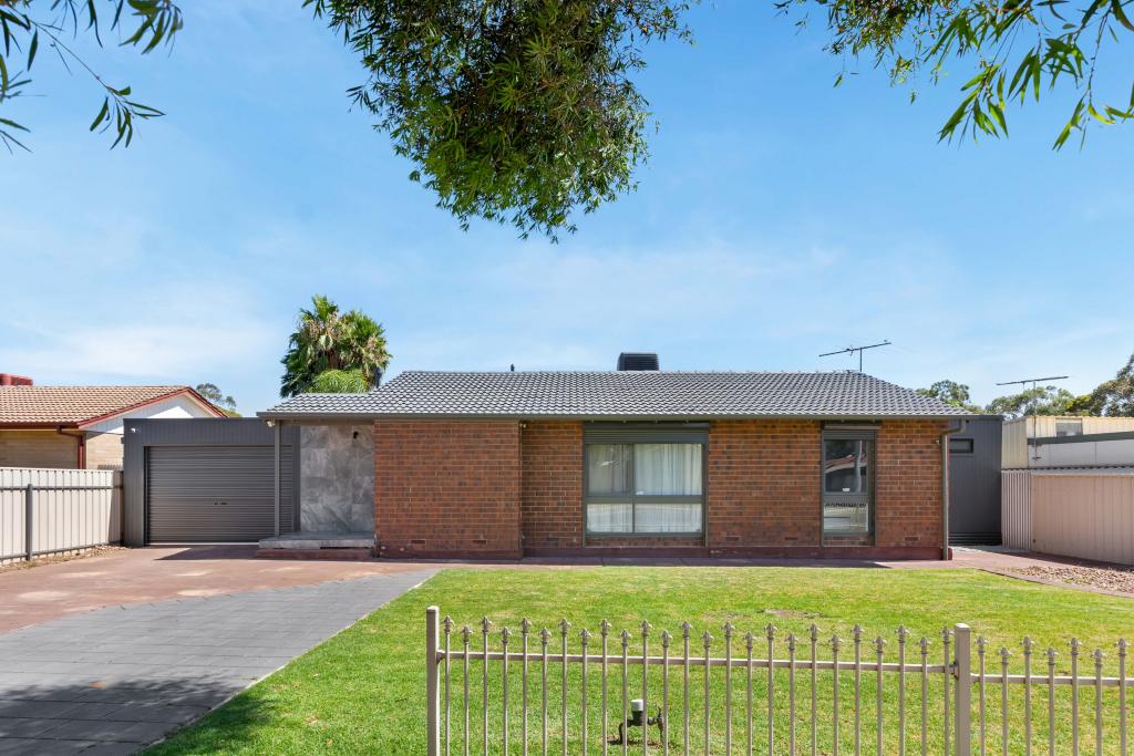 4 Karinga Cres, Munno Para, SA 5115