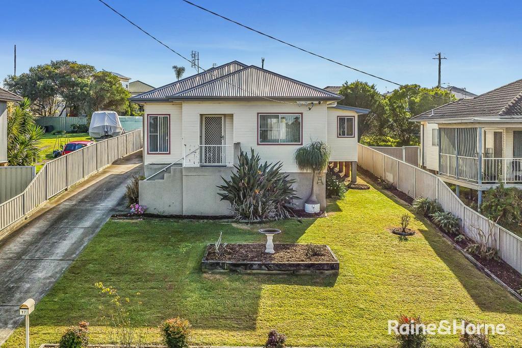 17 Livingstone St, Belmont, NSW 2280