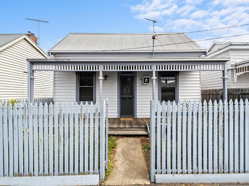 15 Anglesea Tce, Geelong West, VIC 3218