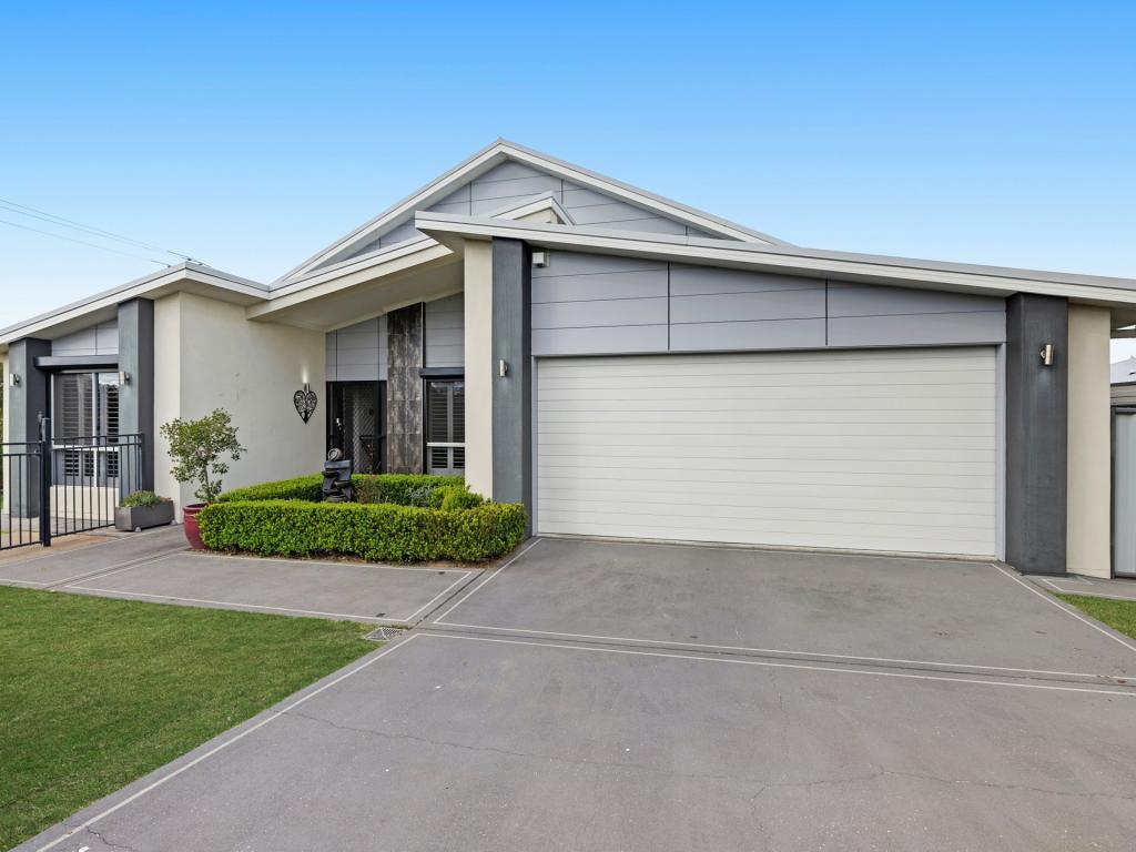 1 Ridgeview Rd, Warwick, QLD 4370