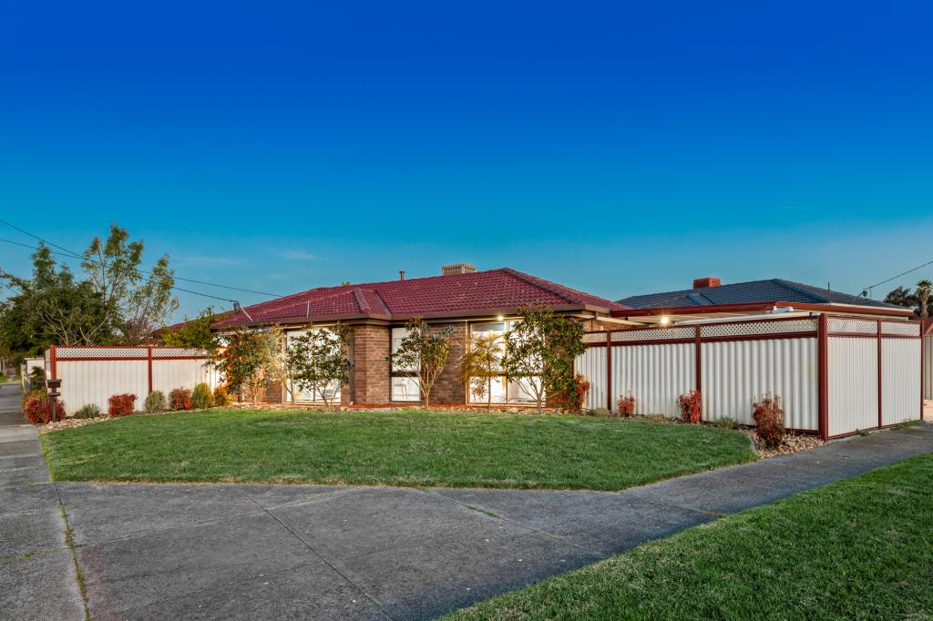 18 SUNNYVALE CRES, KEYSBOROUGH, VIC 3173