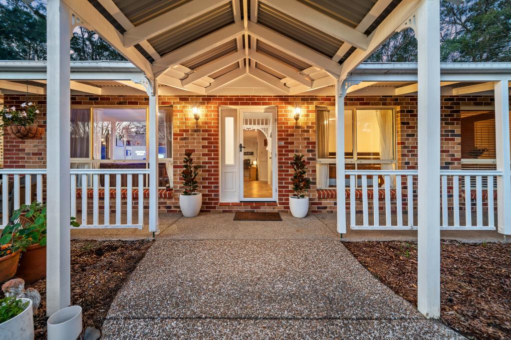 6 Lomatia Ct, Bonogin, QLD 4213