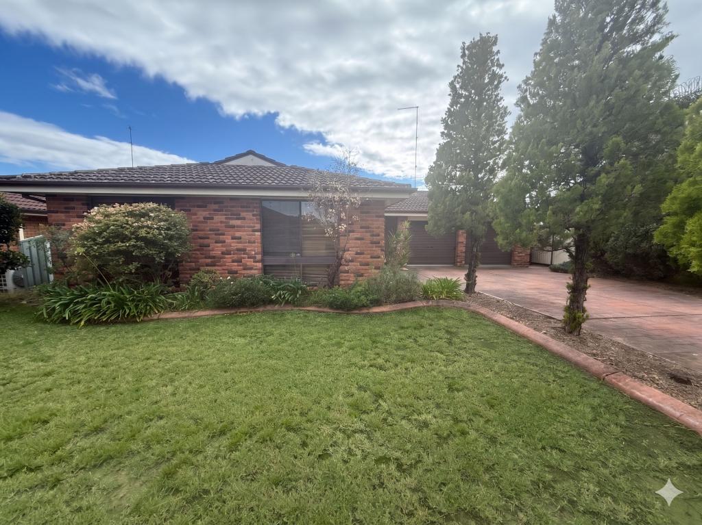 24 Clyde Ave, St Clair, NSW 2759