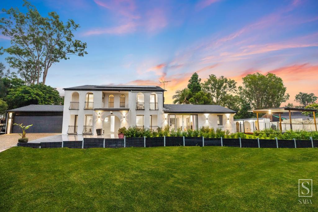 8 Hume Ct, Mount Ommaney, QLD 4074